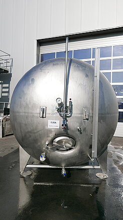Edelstahl Sektdrucktank 8 bar, 16.000 Liter
