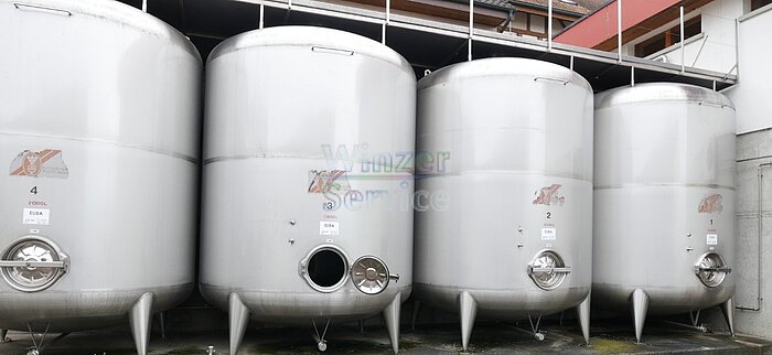 Bild 1 21.300 Liter Lagertank/ Weintank rund stehend aus V2A