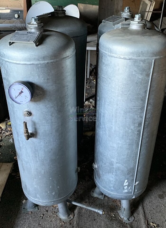 Bild 1 Drucklufttank stehend 90L  2 Stück
