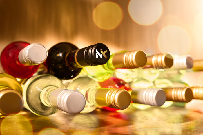 Sicher verschließen, feiner genießen: Schraubverschlüsse für erlesene Weine.