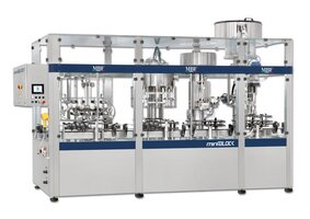 Bild 3 Hochwertige und kompakte Abfüllanlagen mit präziser Füll-Leistung