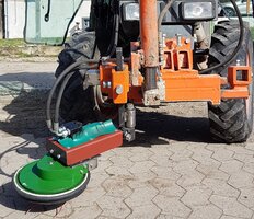 Bild 4 Unterstockmulchgerät zur Beikrautbekämpfung