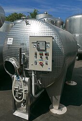 Bild 4 RIEGER VinoTop-Druck-Fermenter 5.000 Liter mit Kühlpaddel in V2A