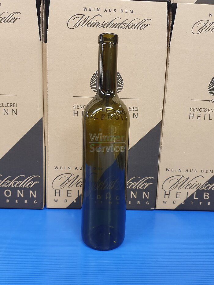 Bild 1 Weinflasche Bordeaux 0,75 Liter Bandmündung oliv