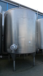 Bild 6 11.000 Liter  Lagertanks aus V2A mit Rührwerk