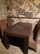 Bild 1 Tische Stühle Regal