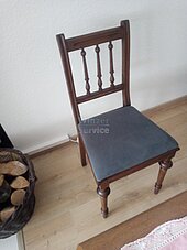 Bild 2 historischer Stuhl