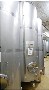 Bild 1 6.180 Liter Lagertank mit Konusboden, rund /stehend aus V2A