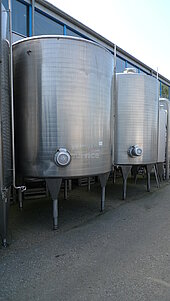 Bild 7 11.000 Liter  Lagertanks aus V2A mit Rührwerk