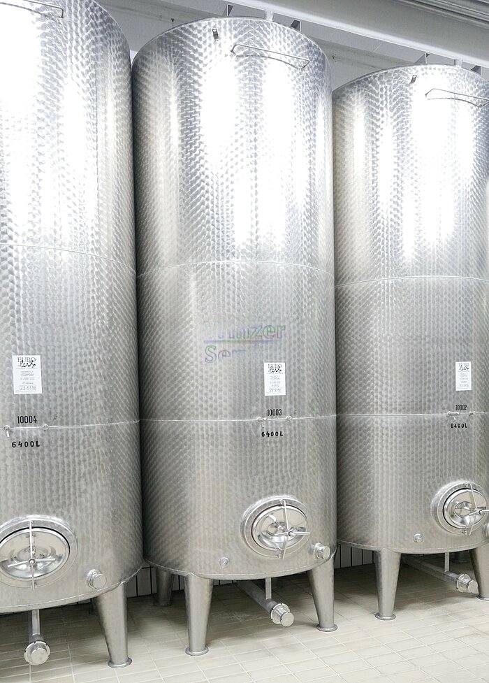 Bild 1 6.400 Liter Lagertank außen marmoriert rund /stehend aus V2A