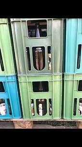 Bild 1 Flaschen 1,0 Liter Kronkork VDF braun in grünen Kisten ca. 16.000