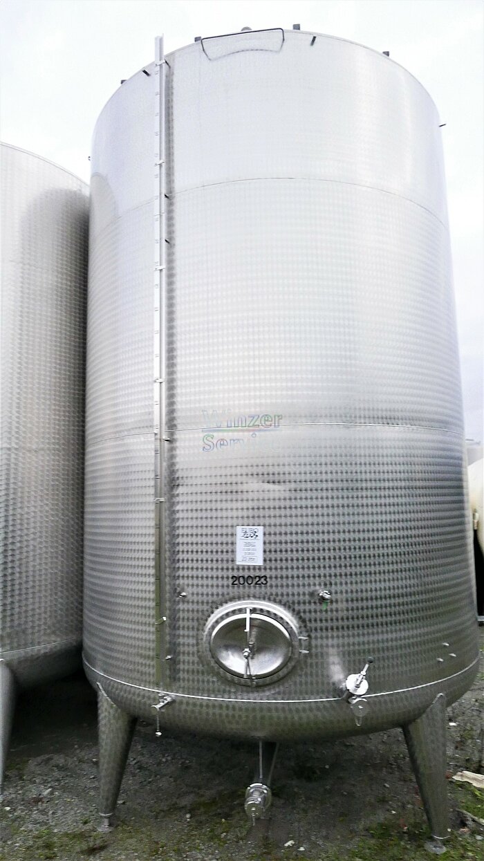 Bild 1 30.000 Liter Lagertank, Weintank Rund, stehend aus V2A