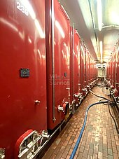 Bild 2 Weisswein-Gär und Lagertank-Anlage Total 707 575 Liter