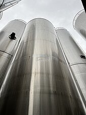 Bild 4 Edelstahlbehälter, Lagertank, Inhalt 50.000 Liter, isoliert