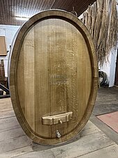 Bild 4 Neues Ovales Weinlagerfass mit 2450 Liter Inhalt