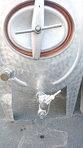 Bild 4 1.000 Liter Tank, Lagertank, Weintank m. Kühlplatte aus V2A